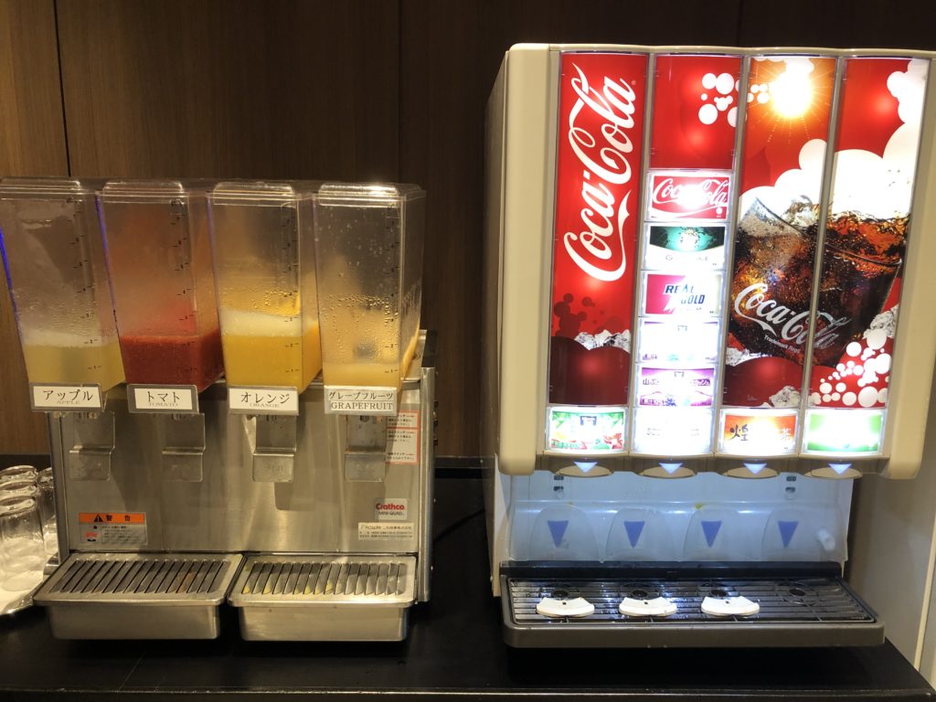 羽田空港国際線ターミナル SKY LOUNGEのドリンクバー