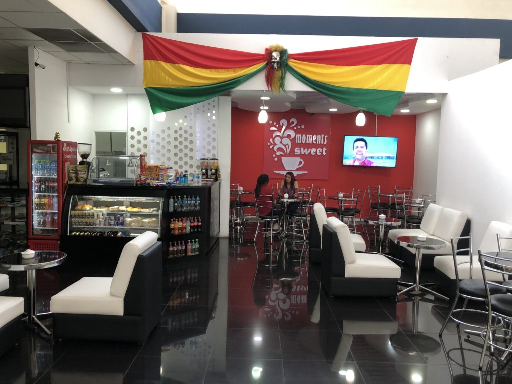 エルアルト国際空港のカフェ