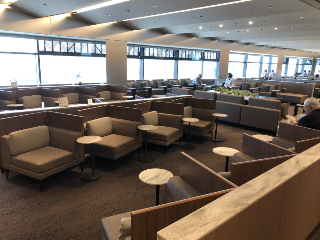 伊丹空港 ANA SUITE LOUNGE　ソファー席