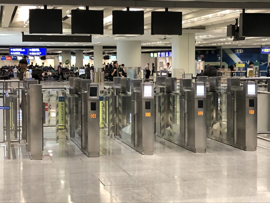 香港国際空港e-channel専用ゲート
