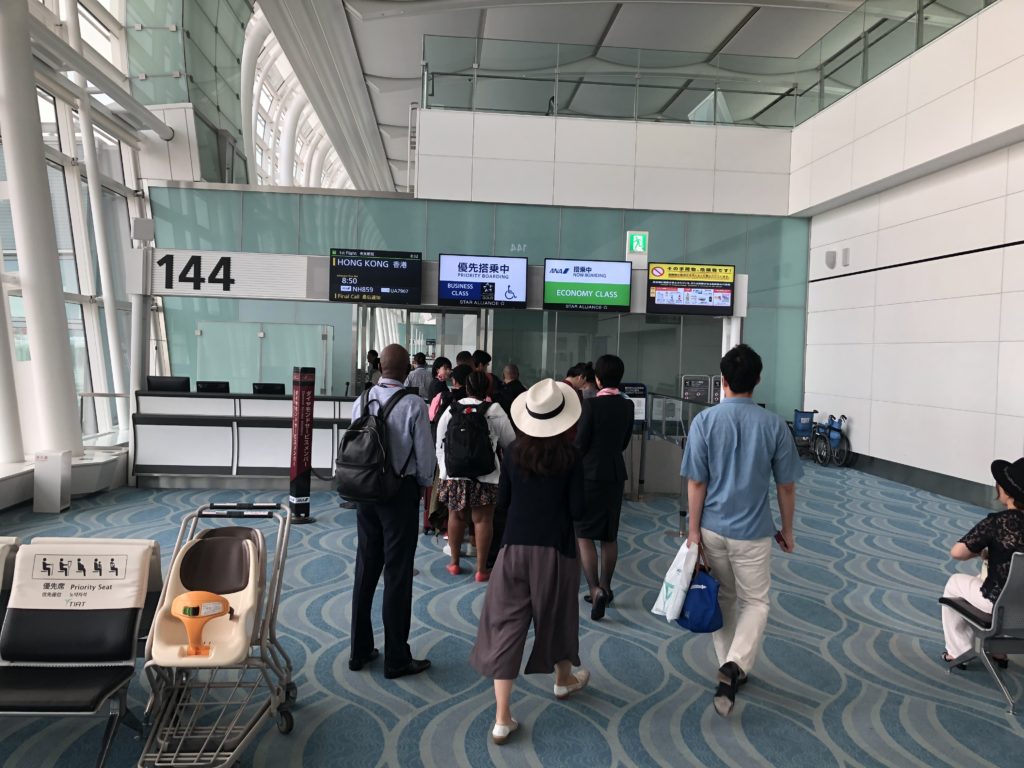香港デモの影響で人は少なめです。