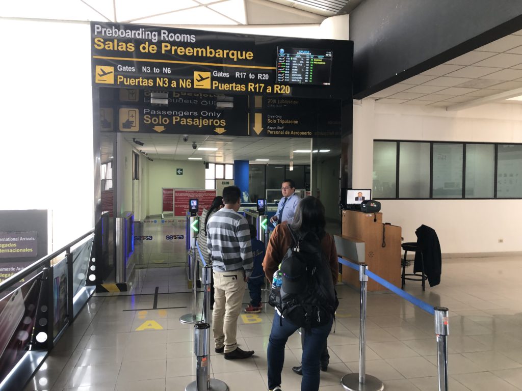 エルアルト国際空港保安検査場