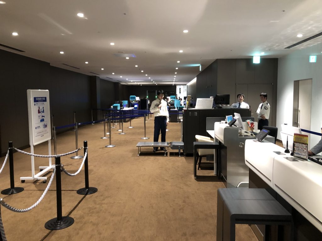 9月3日にオープンした伊丹空港室内型ANA PREMIUM CHECK-INの全景