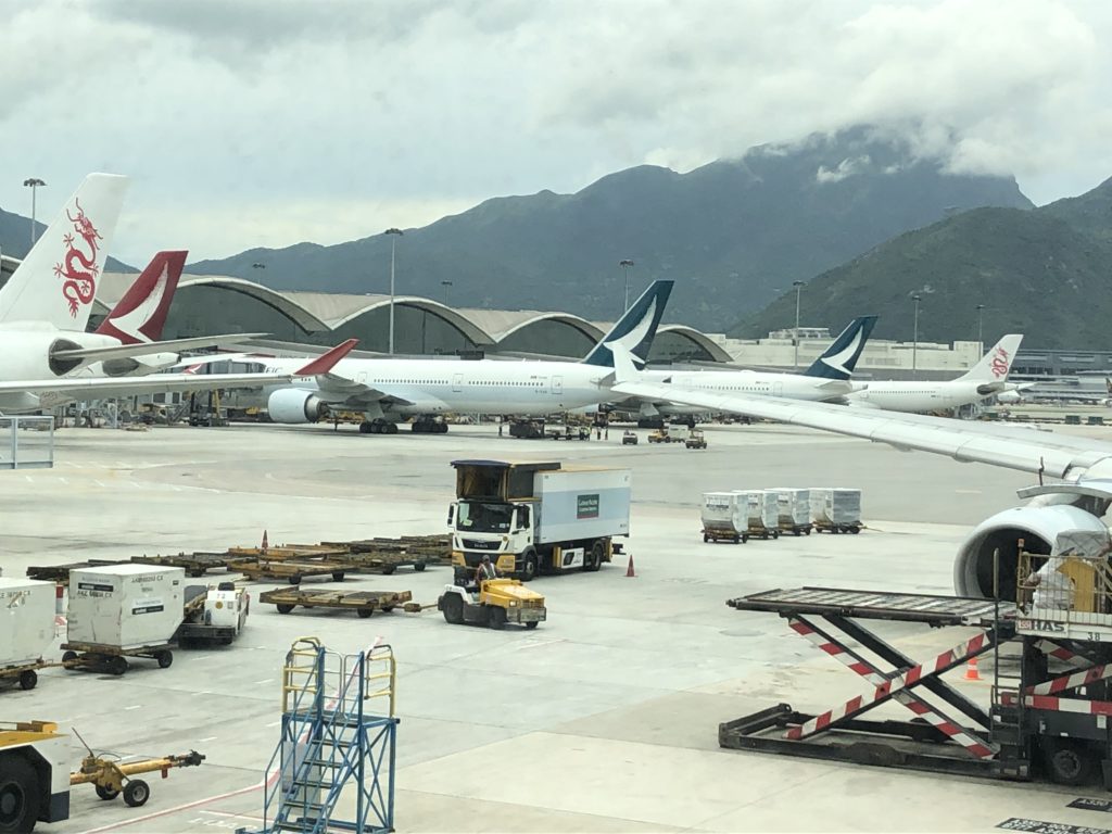 香港国際空港に駐機するキャセイパシフィック航空機