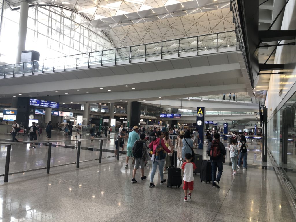 香港国際空港　アライバルゲートの様子