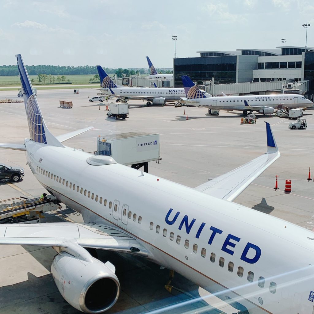 ヒューストン　ジョージ・ブッシュ・インターコンチネンタル国際空港に駐機するユナイテッド航空