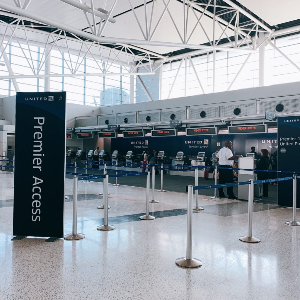 ユナイテッド航空のPremier Accessチェックインカウンター