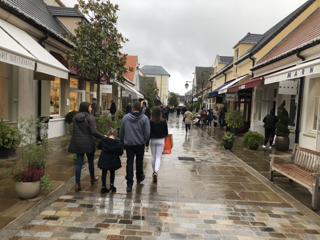 ''ラ・ヴァレ・ヴィレッジ''( La Vallée Village)(2)