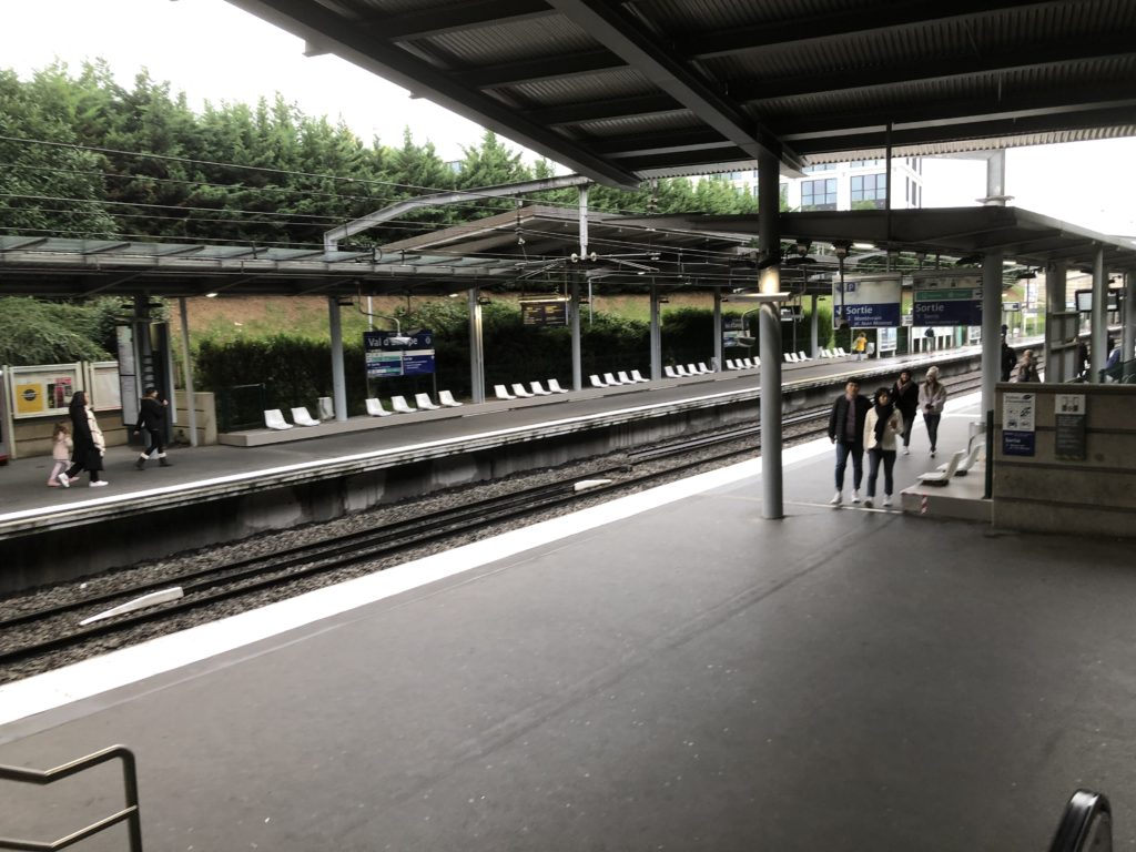 Val'd Europe駅構内の様子
