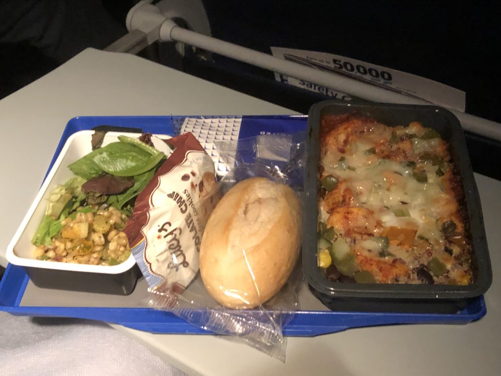 UA854便(NH7172便)リマ行のエコノミークラス機内食