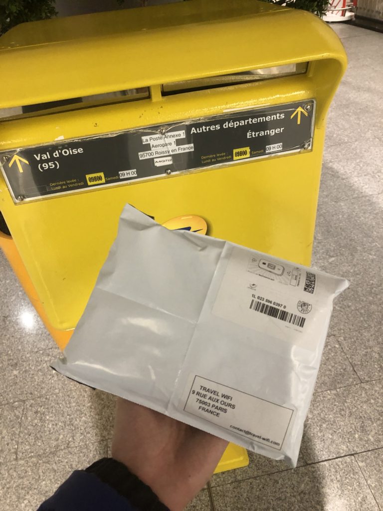 フランス Travel WiFIはポストに投函すれば返却が完了です。