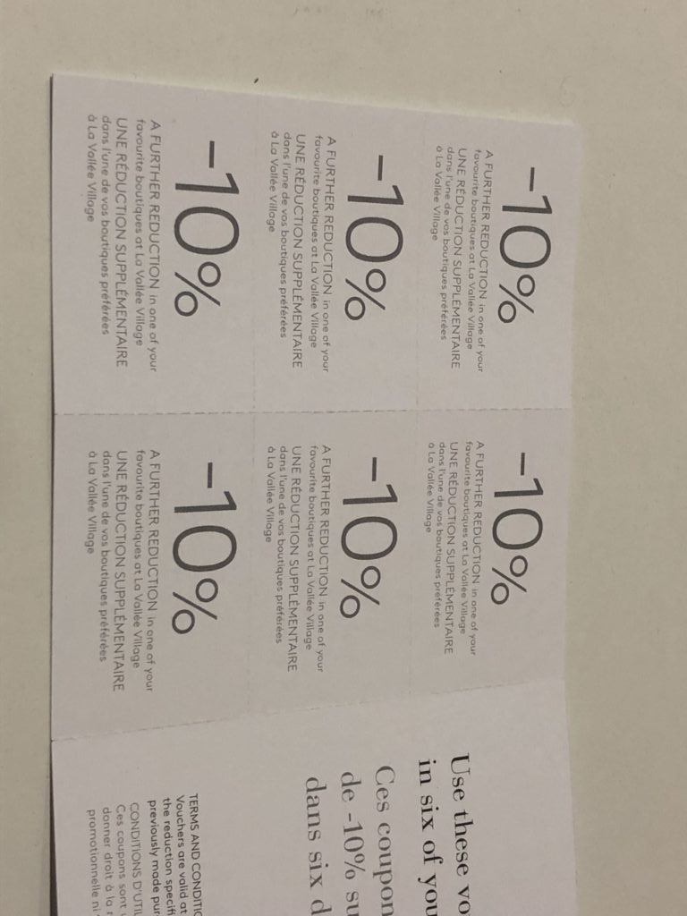 ''ラ・ヴァレ・ヴィレッジ''( La Vallée Village)で貰えるVIPクーポンで会計から10%OFFとなります。