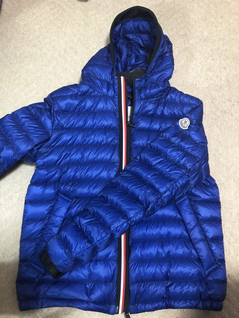 ミラノ アウトレット 戦利品(5) モンクレール(Moncler)ダウンジャケット 576.45ユーロ