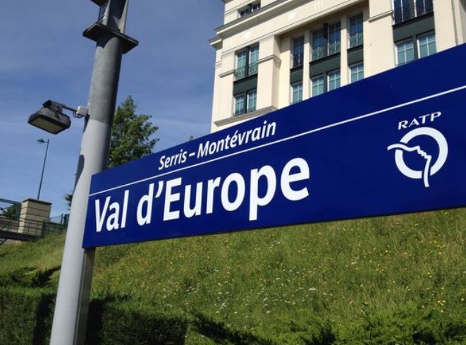 Val'd Europe駅(2)
