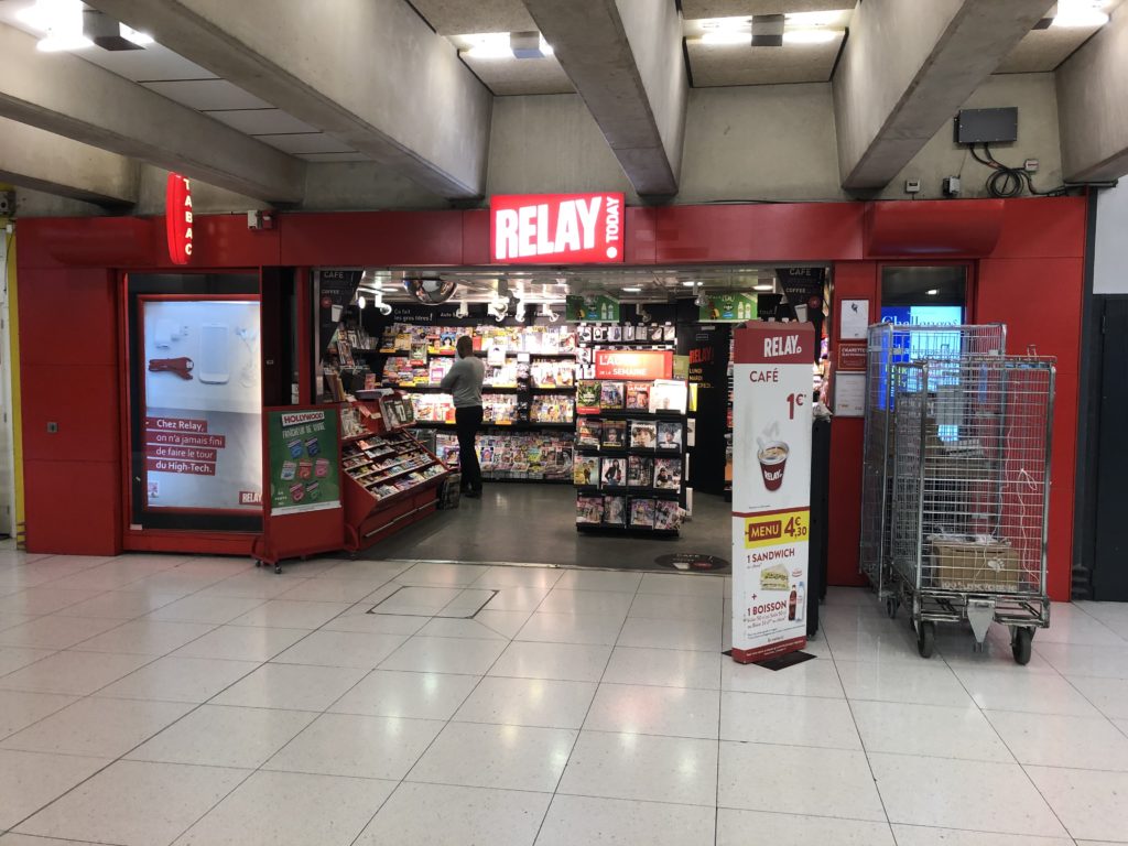 パリ北駅構内にあるRELAY!