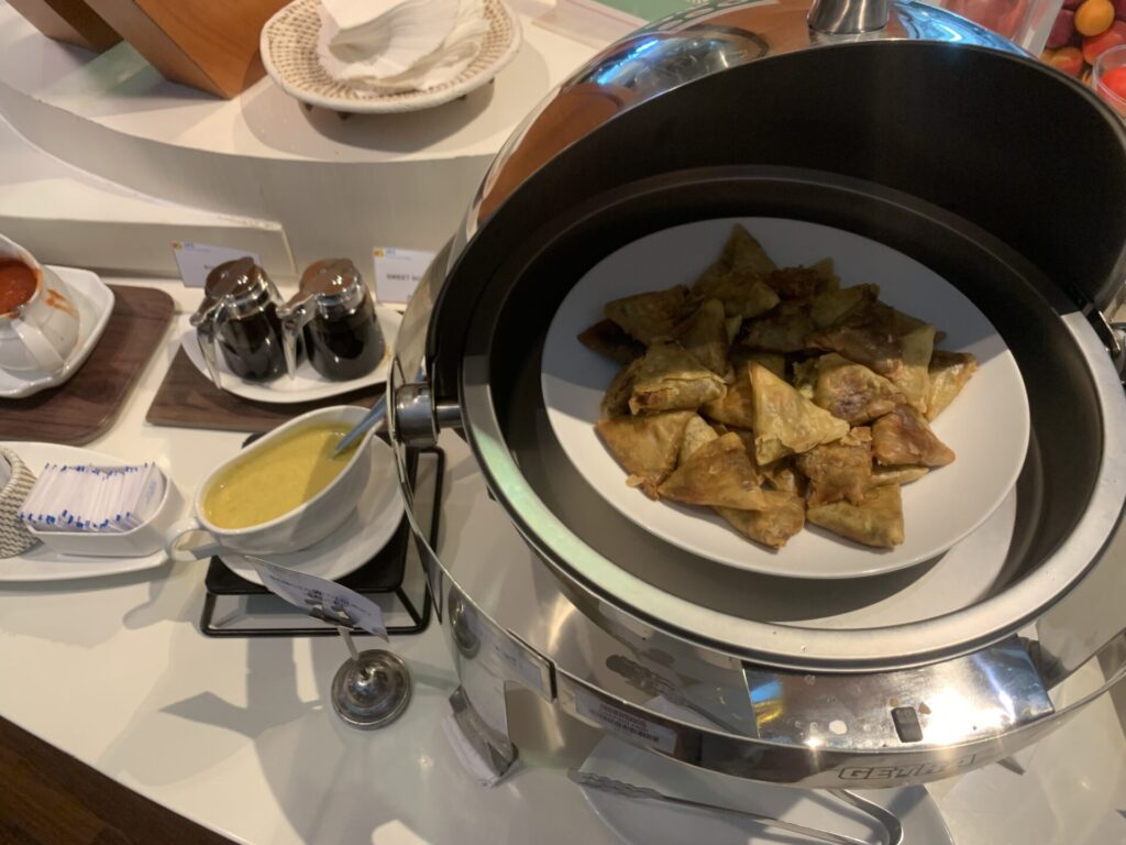 バリ島 デンパサール国際空港 国際線 空港ラウンジ　食事②
